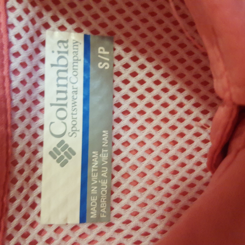 Beautiful Columbia PFG sleeveless top - Picture 3 of 10